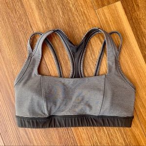 Lululemon sports bra - Size 6